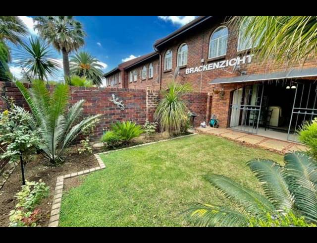 3 BEDROOM TOWNHOUSE FOR SALE IN BRACKENHURST